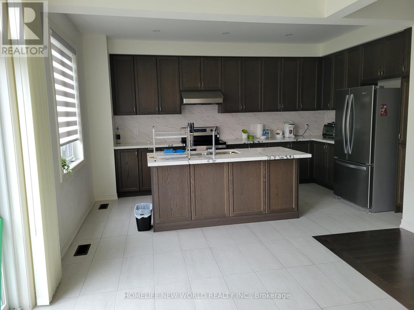 Photo 14 of 49 Willow Street, Markham ON