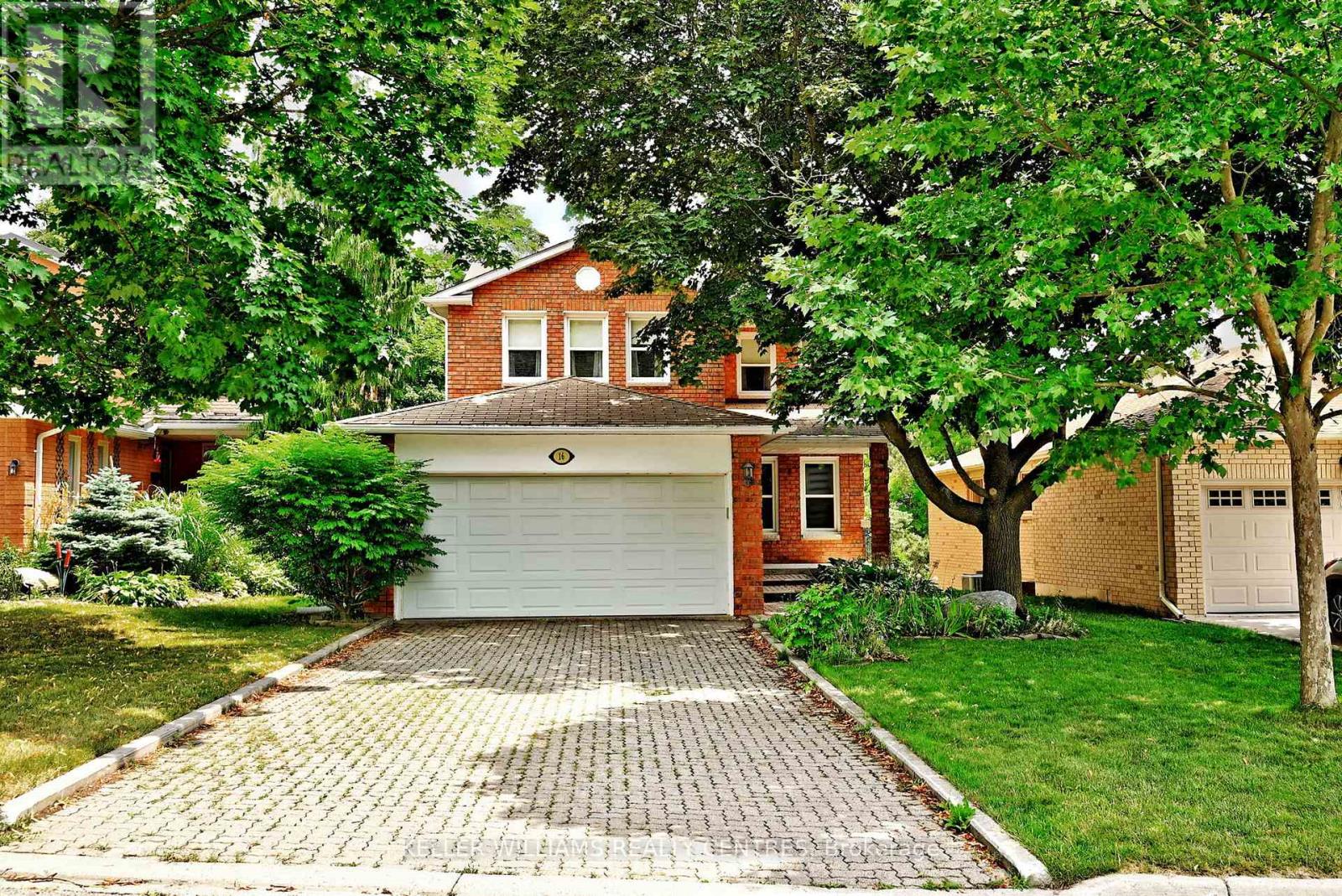 Photo 35 of 16 Lanewood Drive, Aurora ON