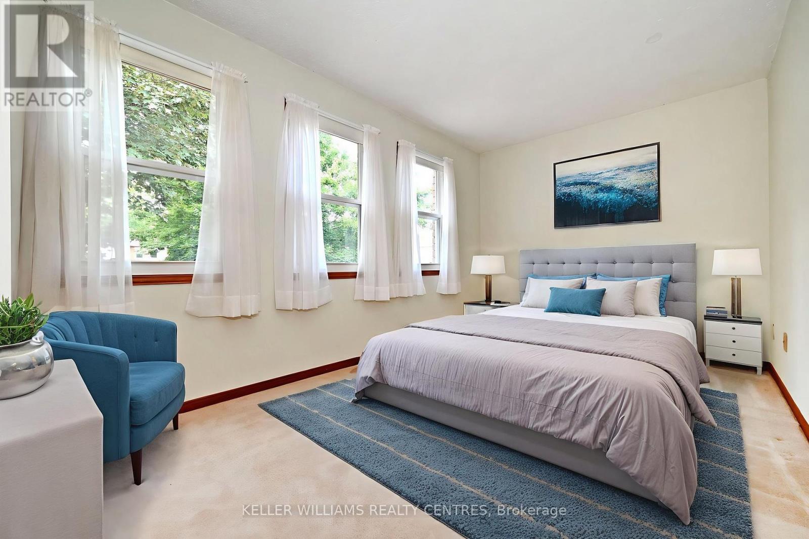Photo 12 of 16 Lanewood Drive, Aurora ON