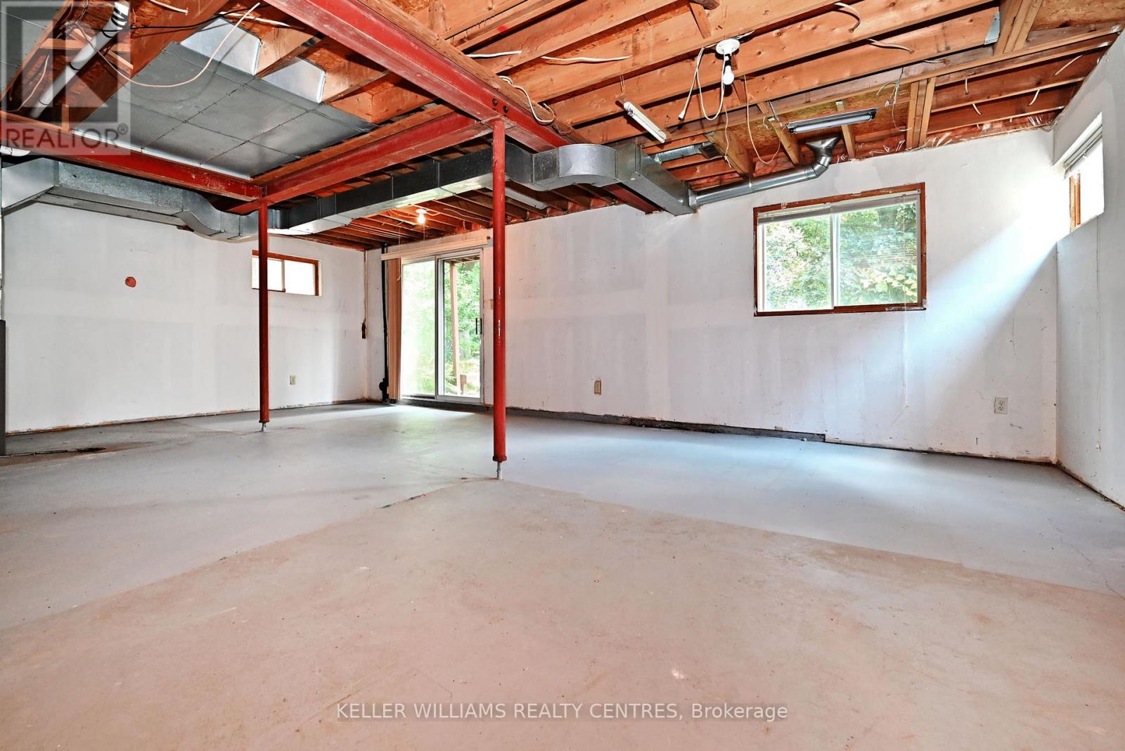 Photo 44 of 16 Lanewood Drive, Aurora ON