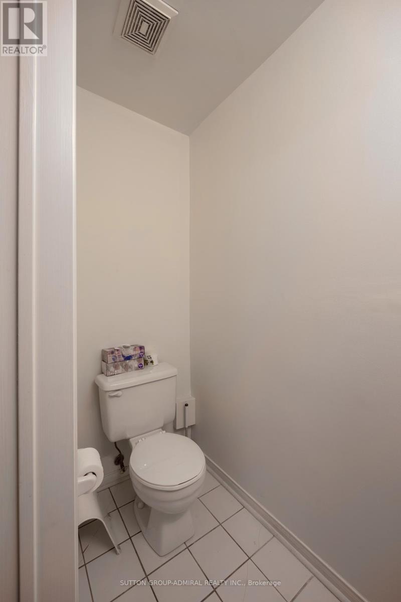 Photo 11 of 67 735 New Westminster Drive, Vaughan ON