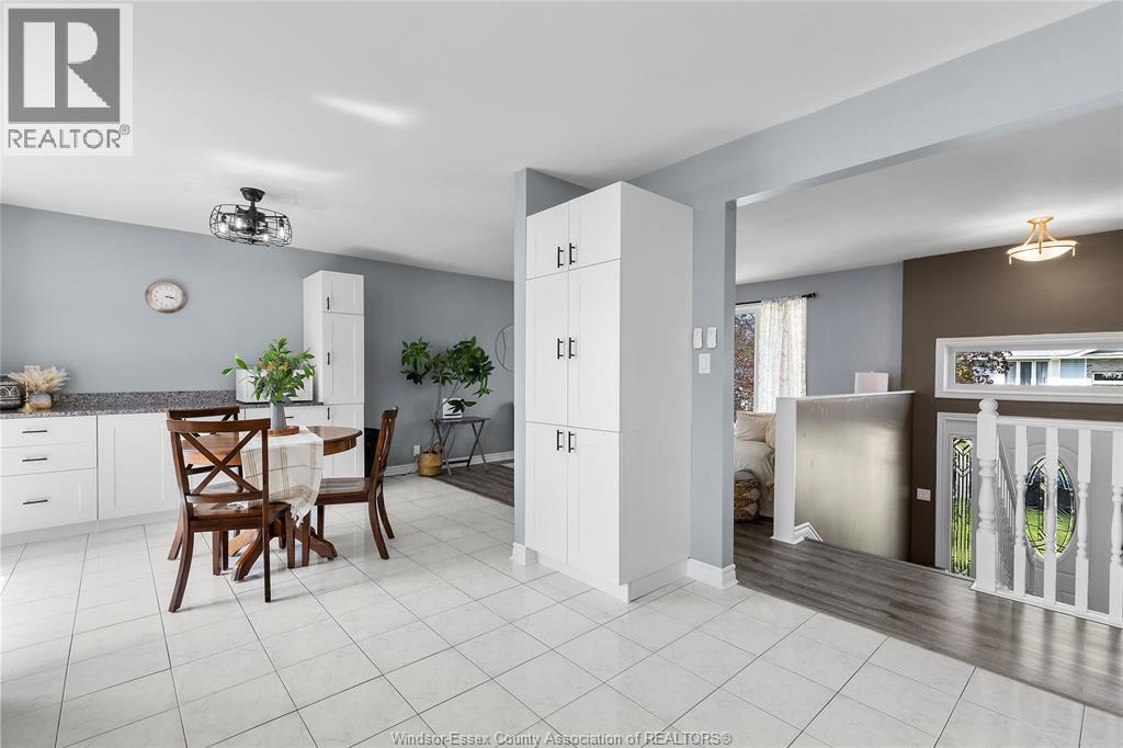Photo 9 of 148 Riverview, Lasalle ON