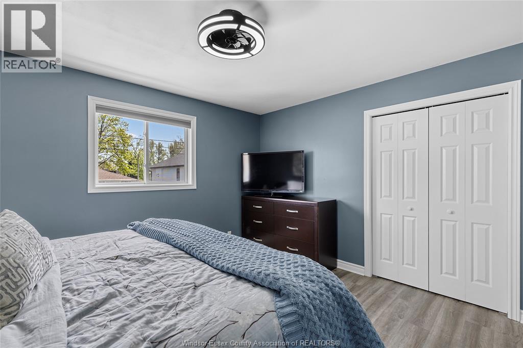 Photo 5 of 148 Riverview, Lasalle ON