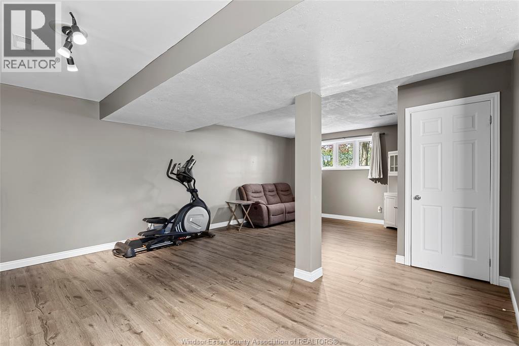 Photo 33 of 148 Riverview, Lasalle ON