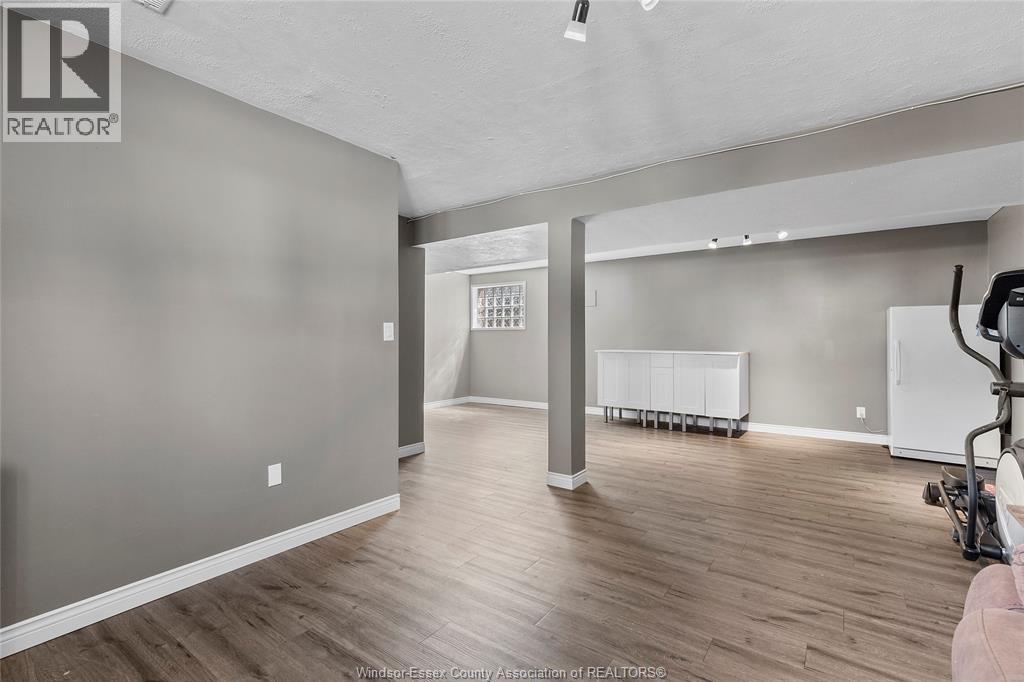 Photo 31 of 148 Riverview, Lasalle ON