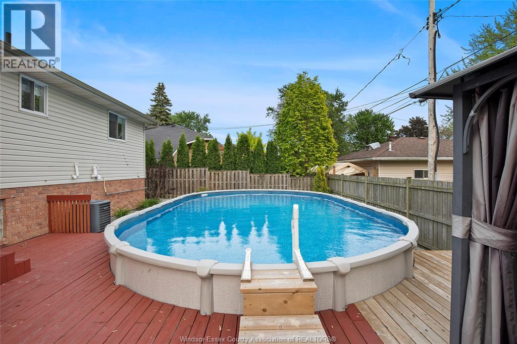 Photo 3 of 148 Riverview, Lasalle ON