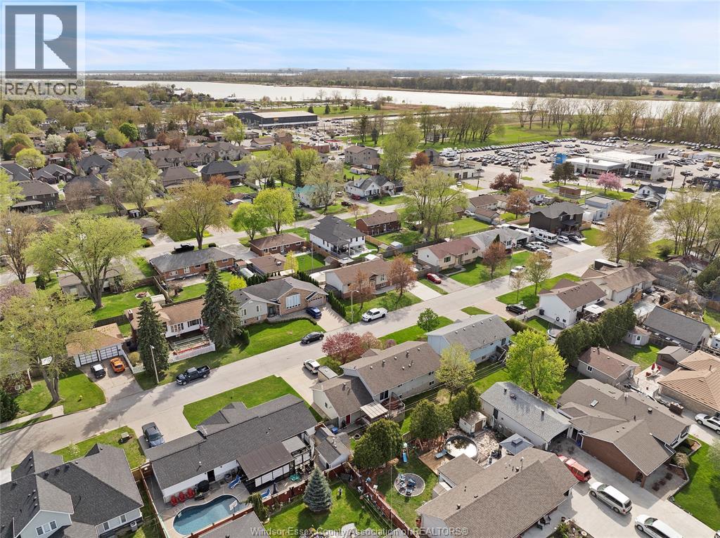 Photo 6 of 148 Riverview, Lasalle ON
