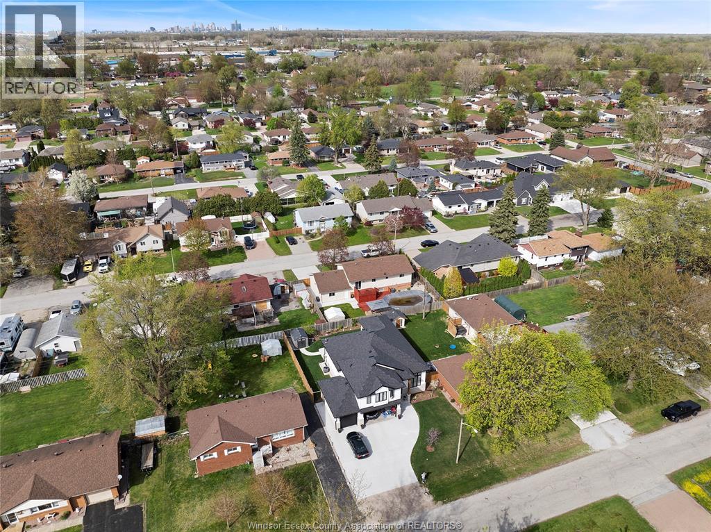Photo 15 of 148 Riverview, Lasalle ON