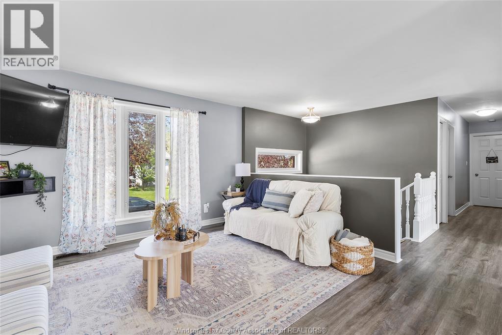 Photo 7 of 148 Riverview, Lasalle ON