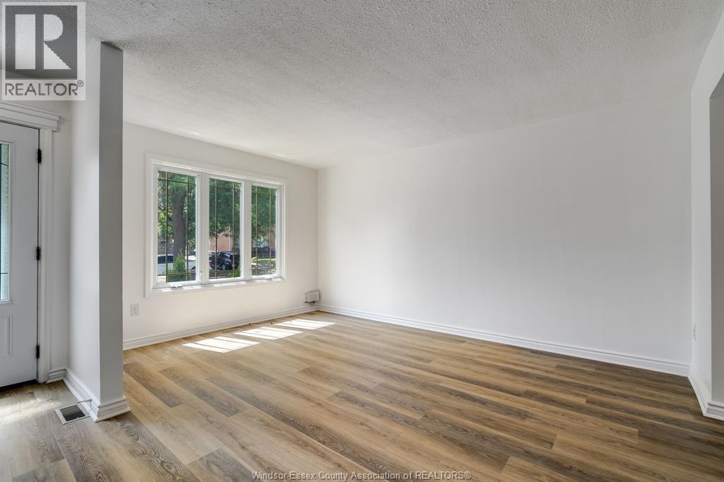 Photo 6 of 9388 Ryerson, Windsor ON
