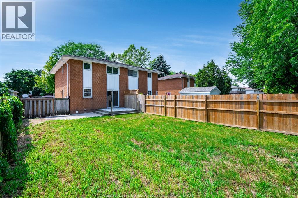 Photo 5 of 9388 Ryerson, Windsor ON