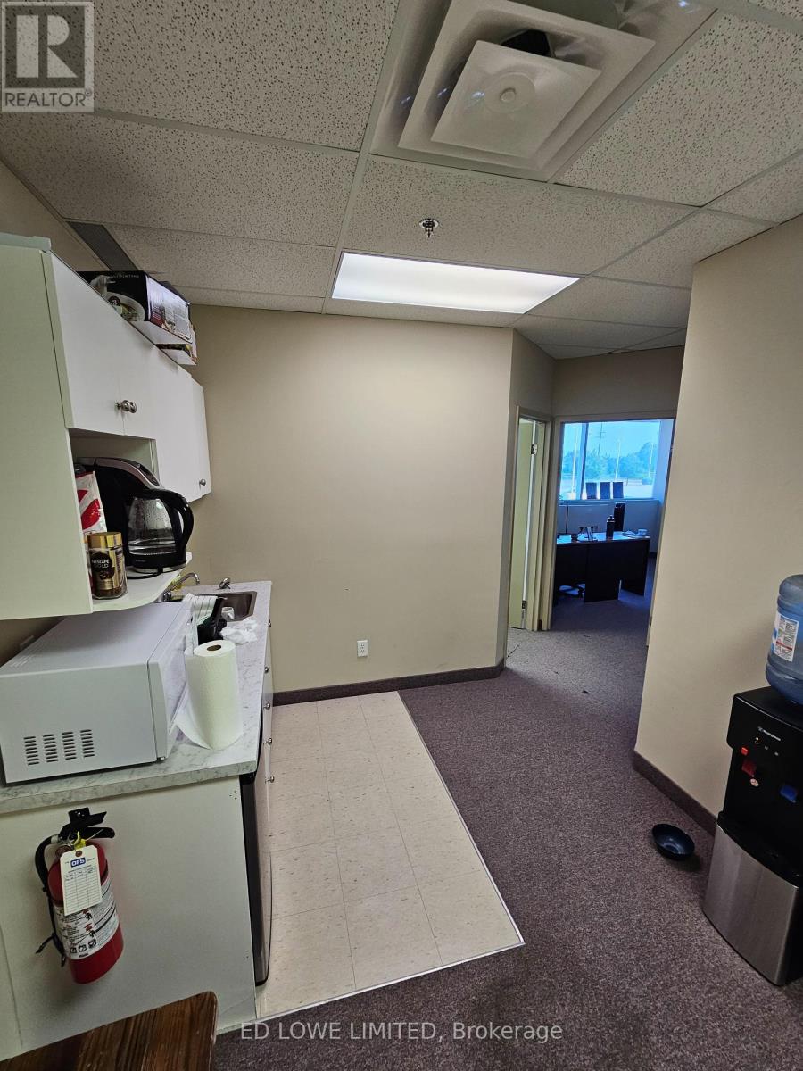 Photo 3 of 10 102 Commerce Park Drive, Barrie ON