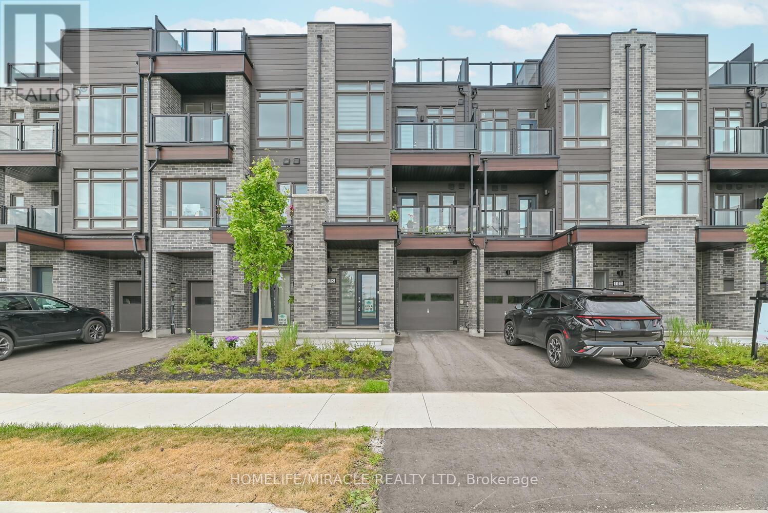 Photo 10 of 138 Elgin Street, Orillia ON
