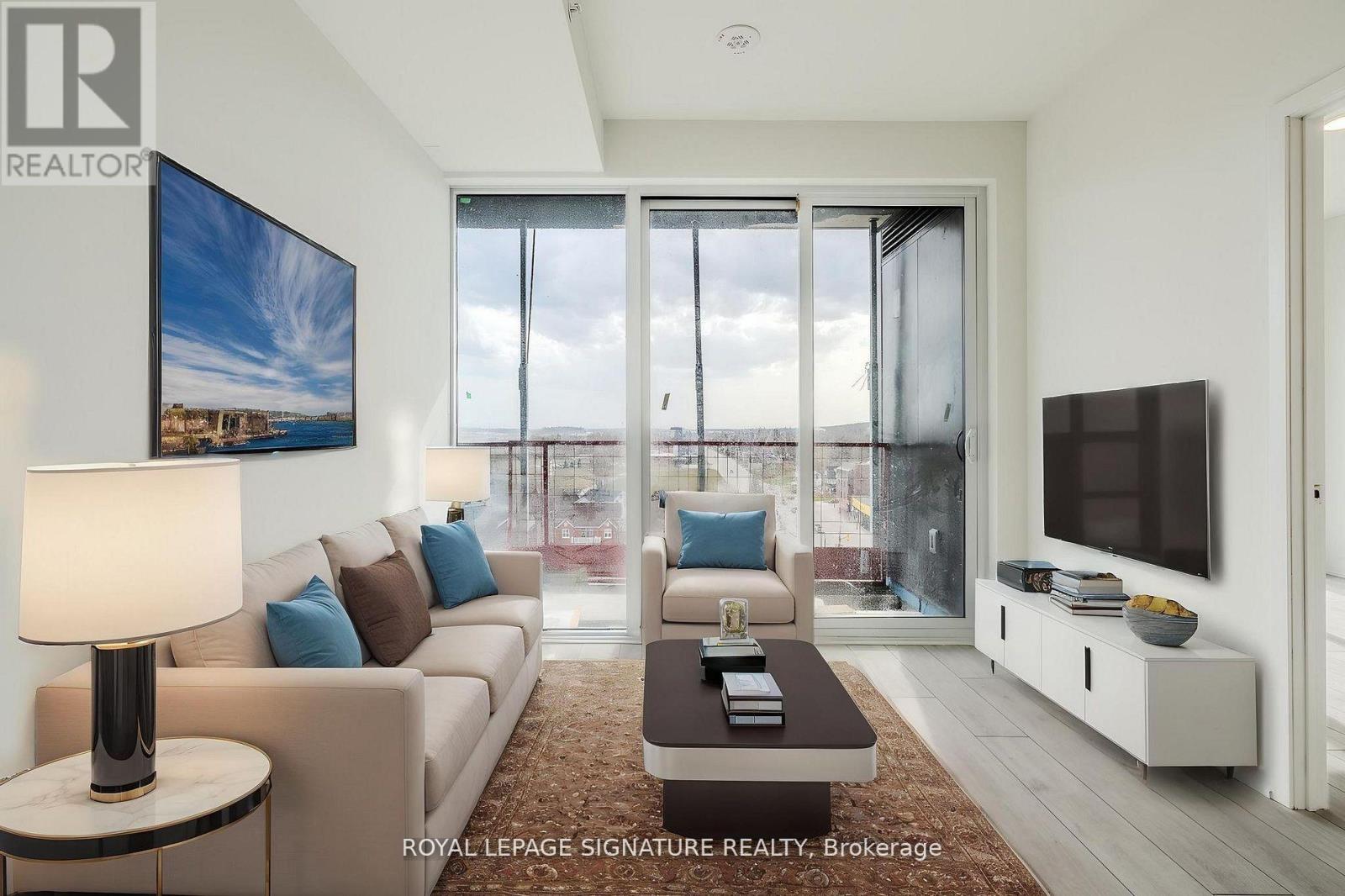 Photo 11 of 801 39 Mary St Street, Barrie ON