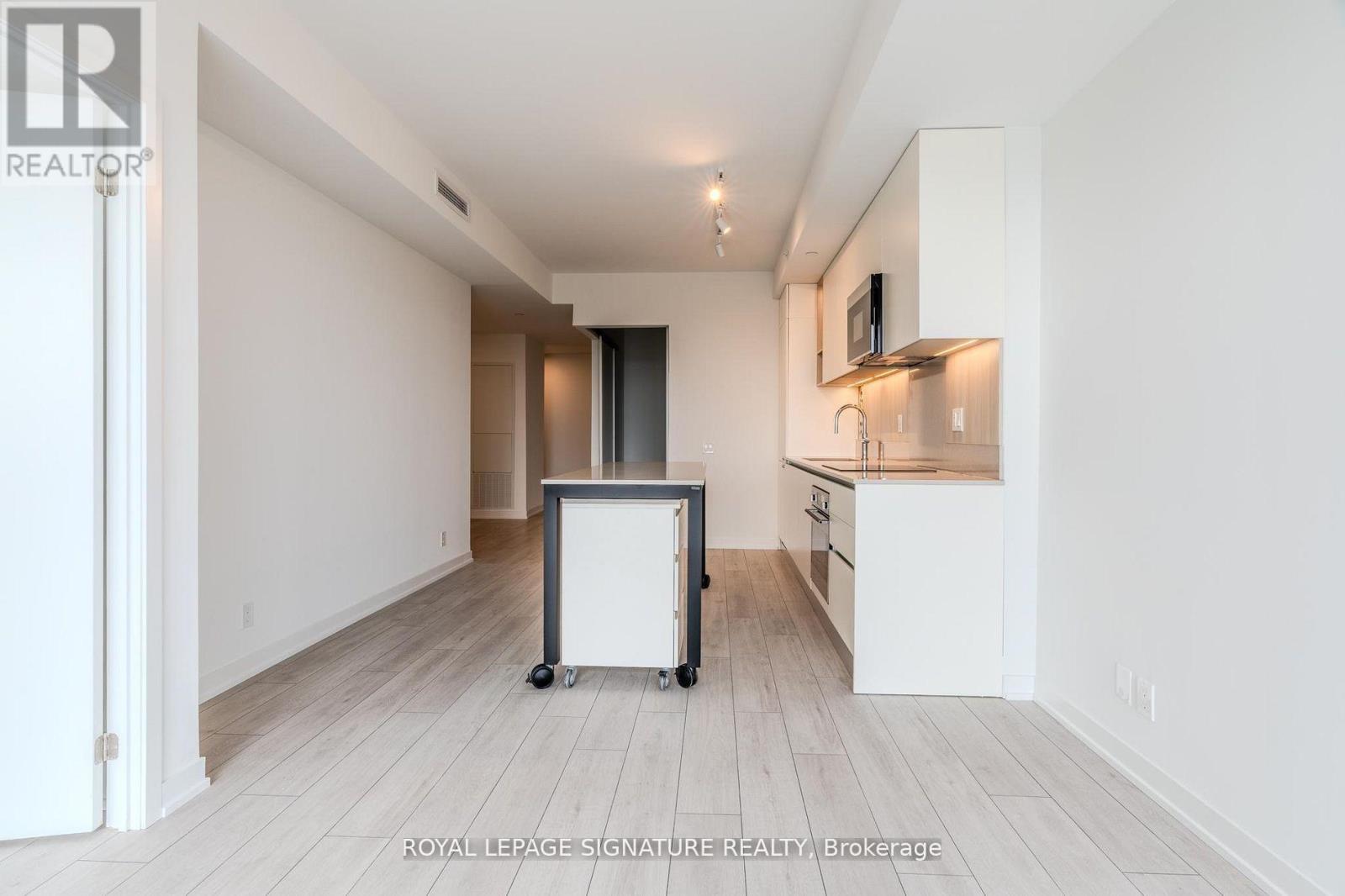Photo 21 of 801 39 Mary St Street, Barrie ON