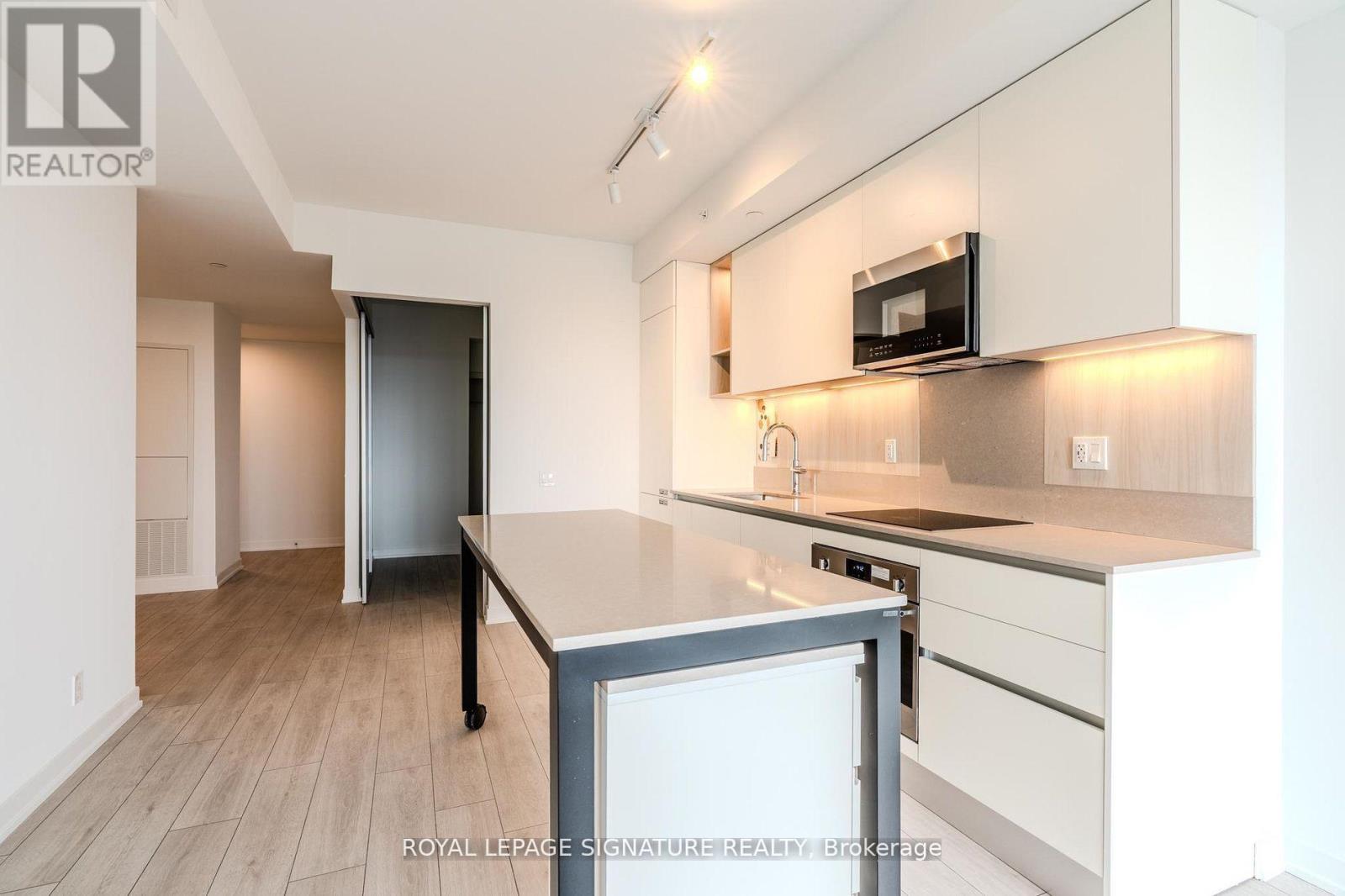 Photo 20 of 801 39 Mary St Street, Barrie ON