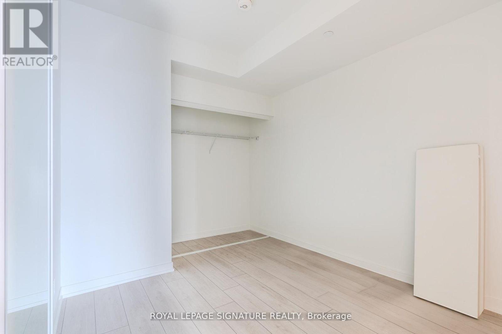 Photo 17 of 801 39 Mary St Street, Barrie ON