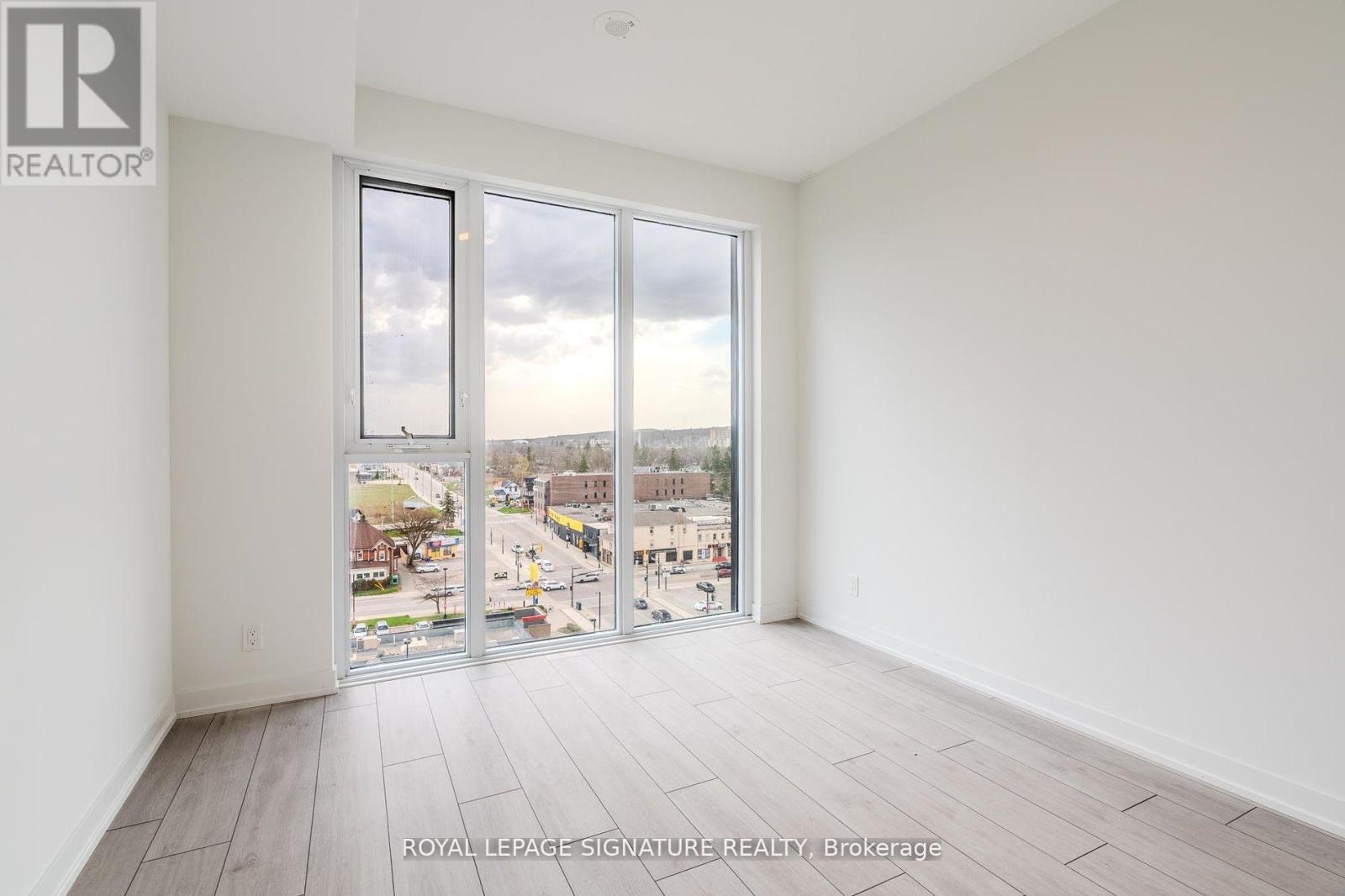 Photo 2 of 801 39 Mary St Street, Barrie ON