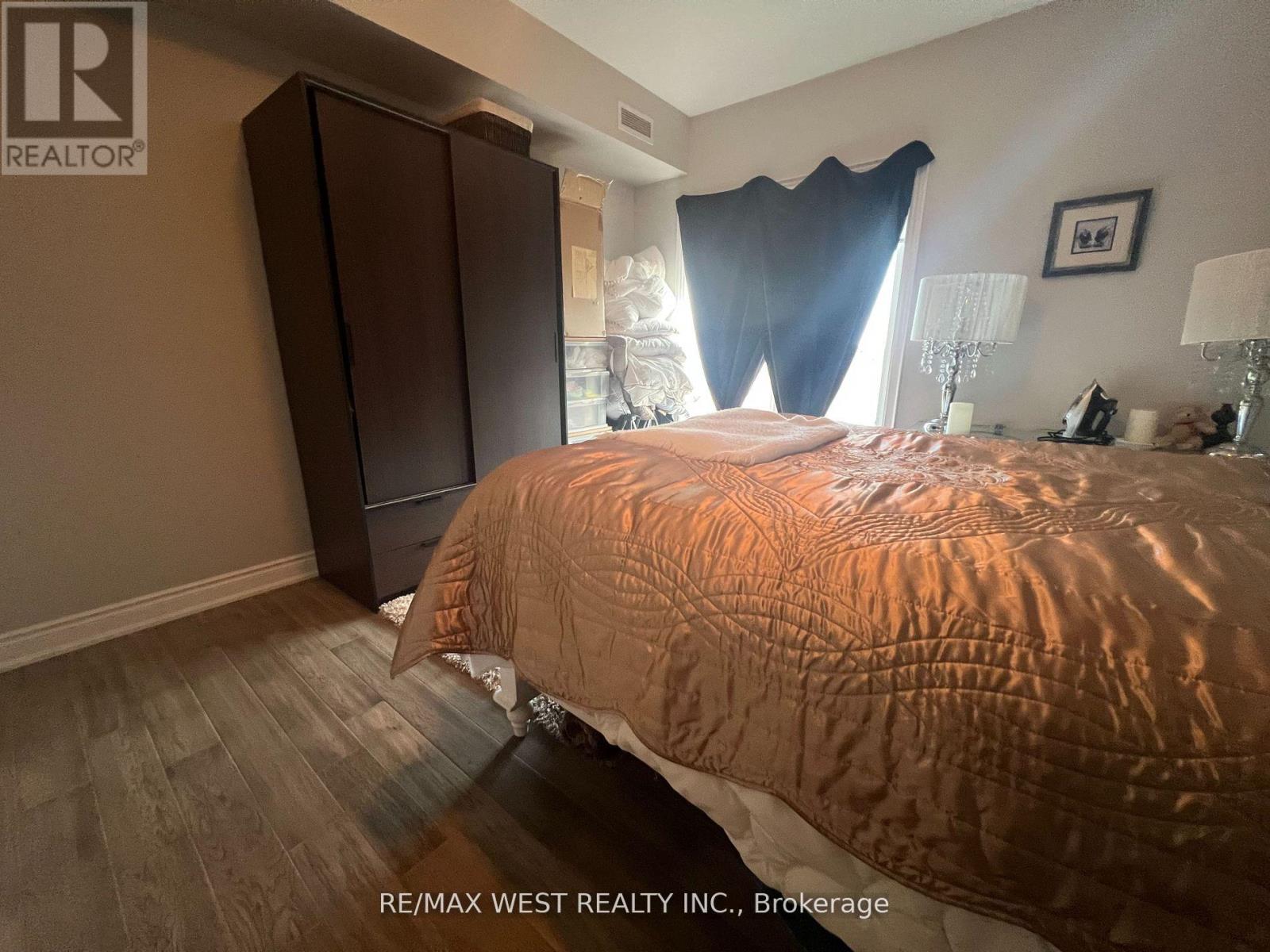 Photo 14 of 402 720 Yonge Street, Barrie ON