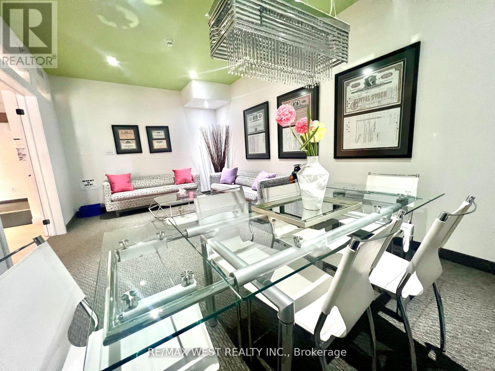 Photo 9 of 402 720 Yonge Street, Barrie ON