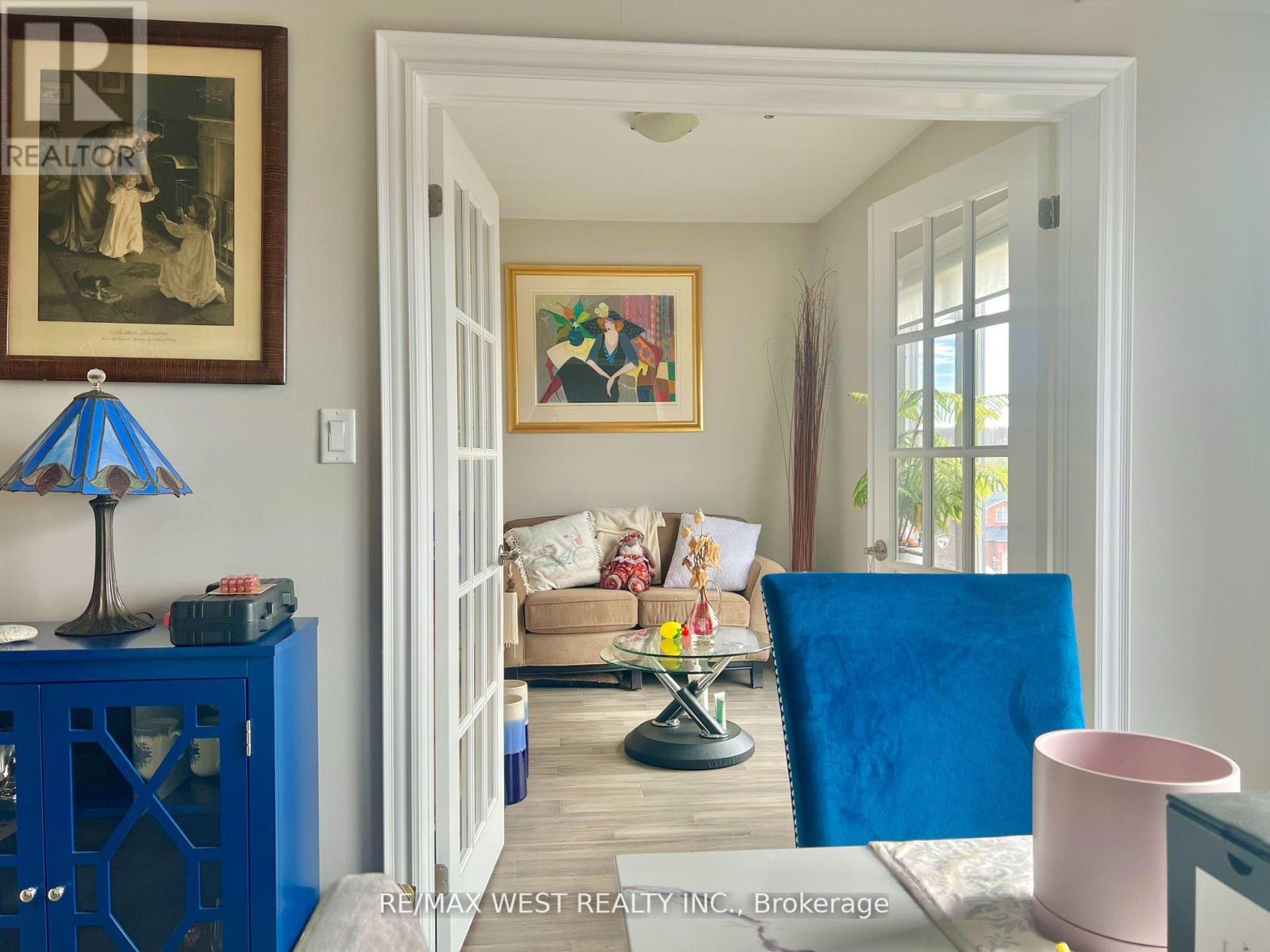 Photo 10 of 402 720 Yonge Street, Barrie ON