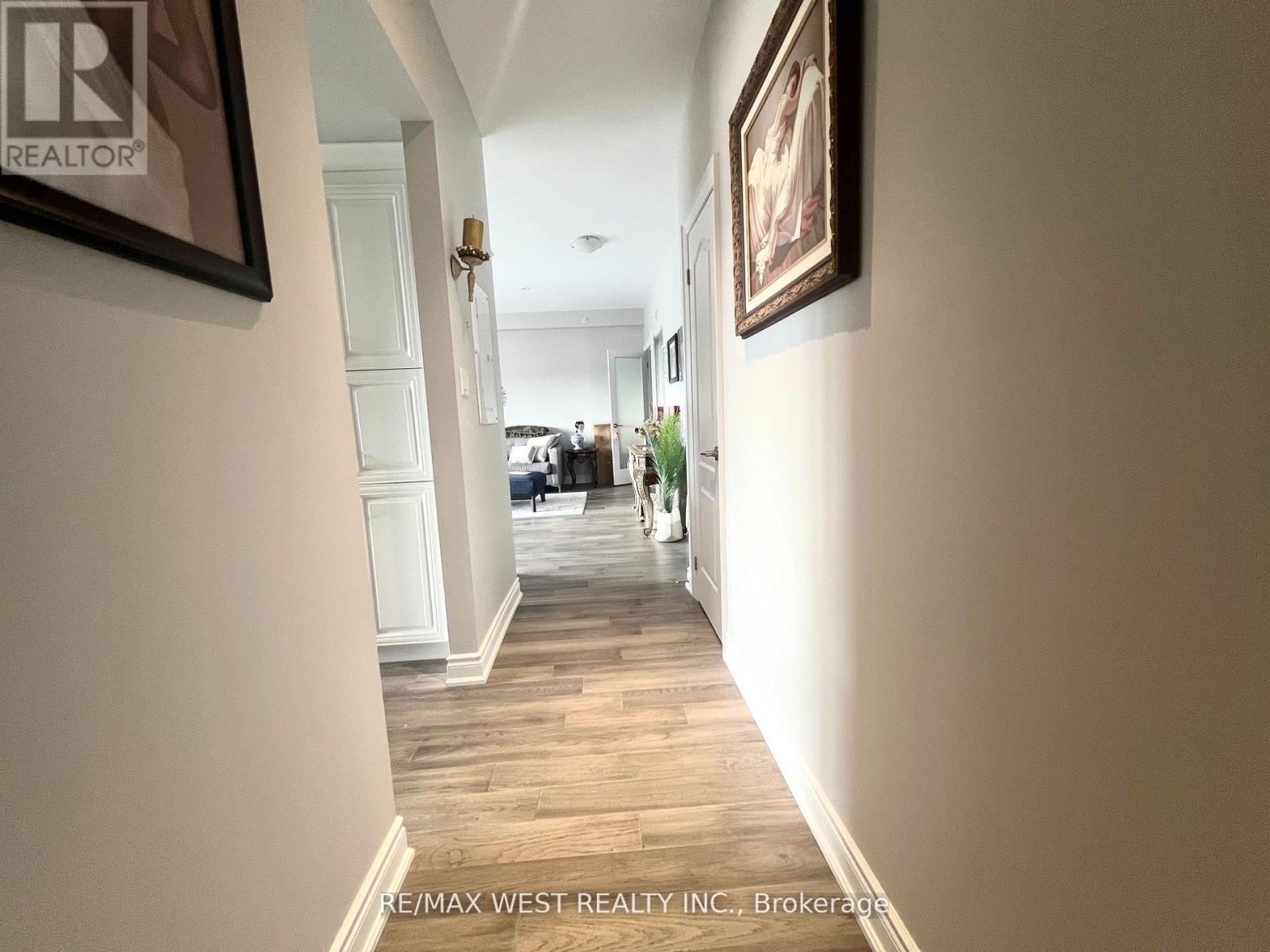 Photo 6 of 402 720 Yonge Street, Barrie ON