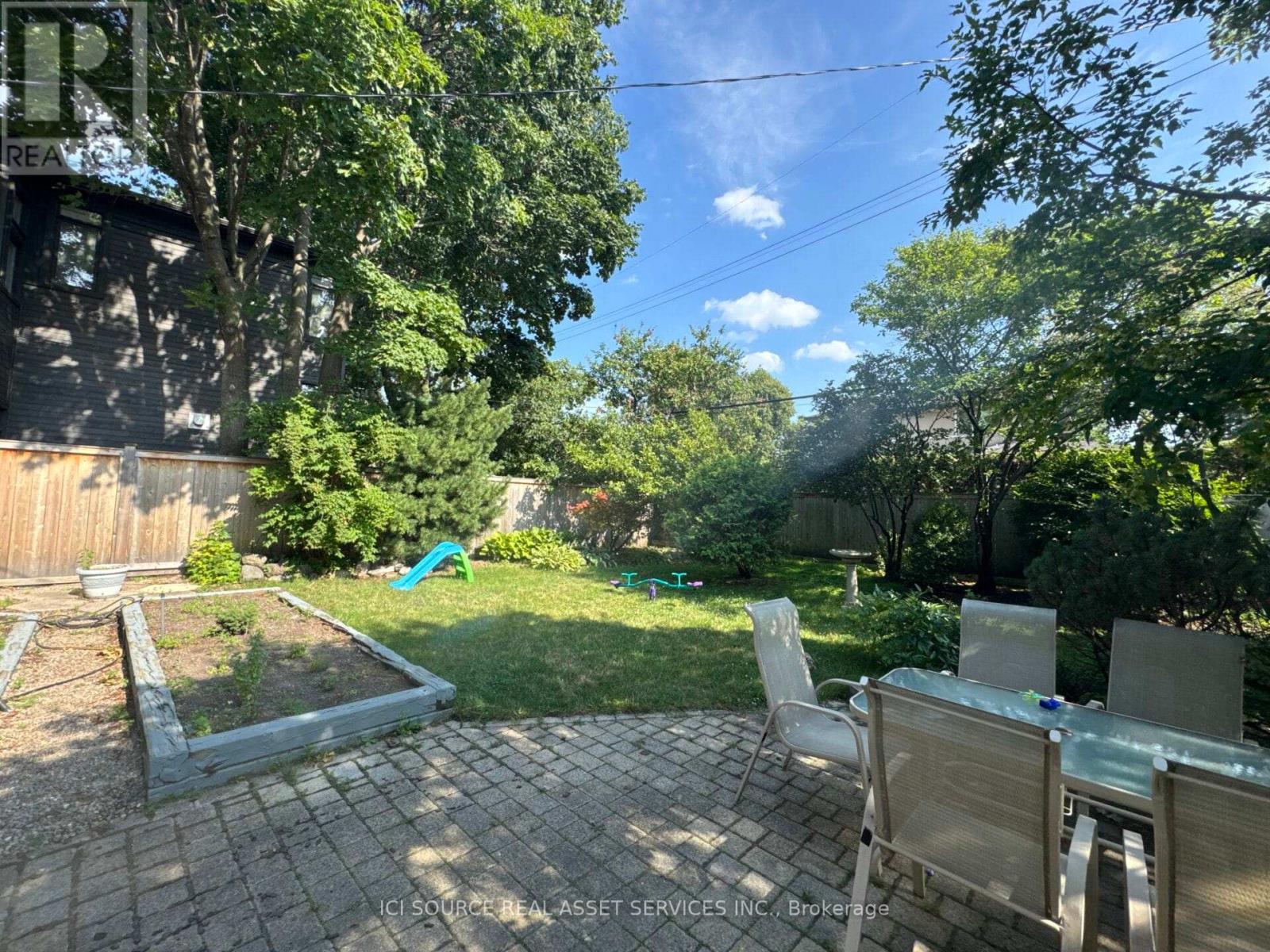 Photo 4 of 710 Sherbourne Road, Ottawa ON