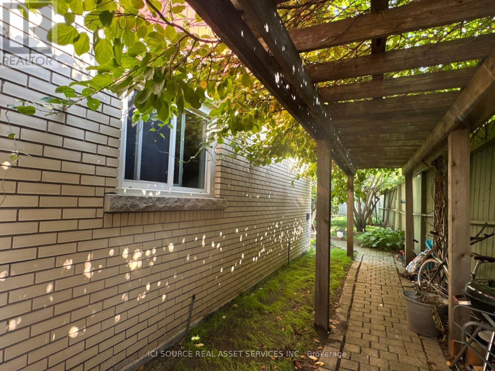 Photo 12 of 710 Sherbourne Road, Ottawa ON