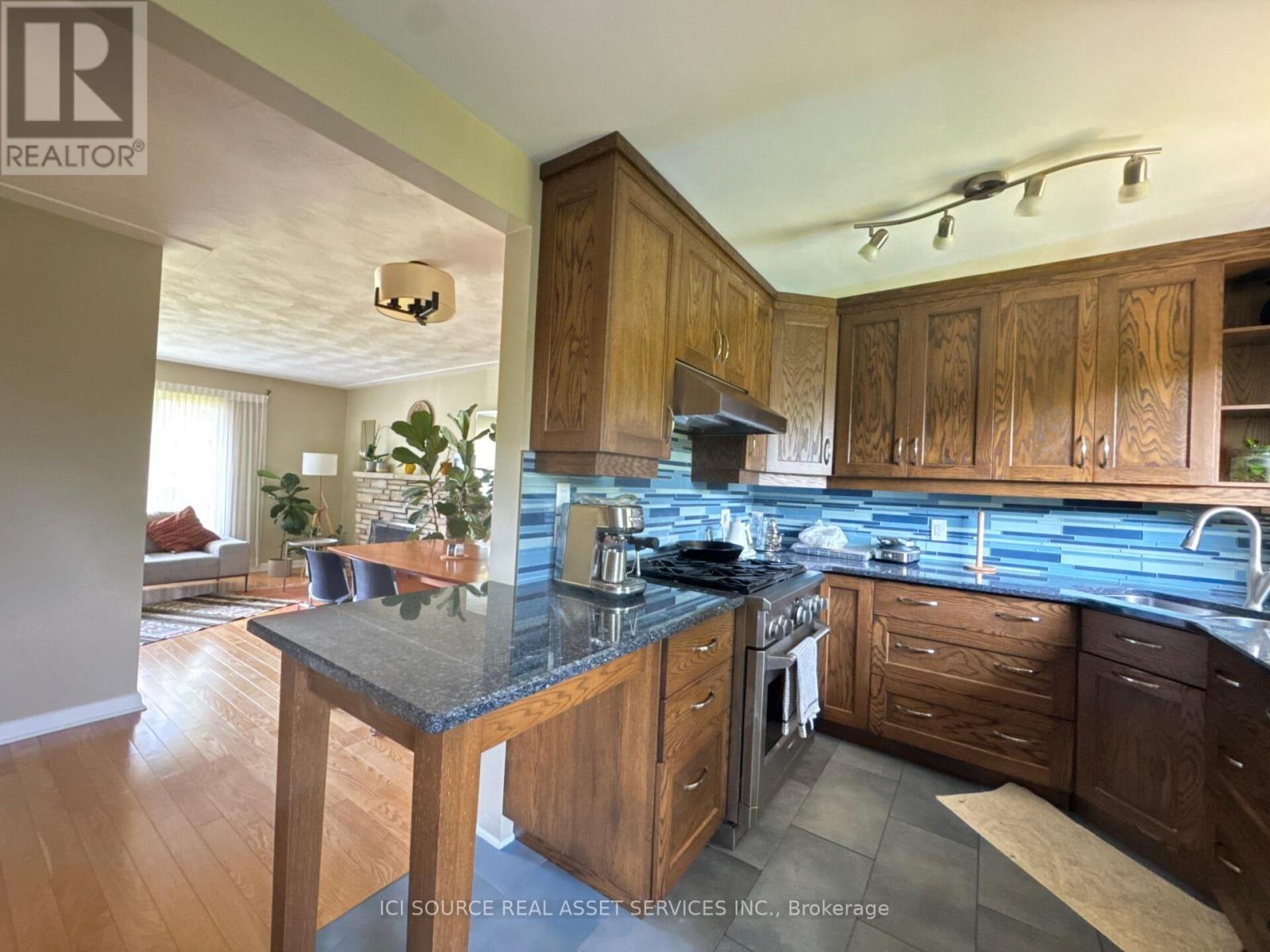 Photo 9 of 710 Sherbourne Road, Ottawa ON