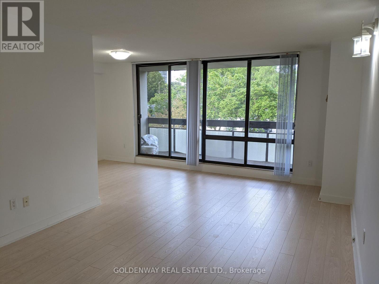 Photo 4 of 402 177 Linus Road, Toronto ON
