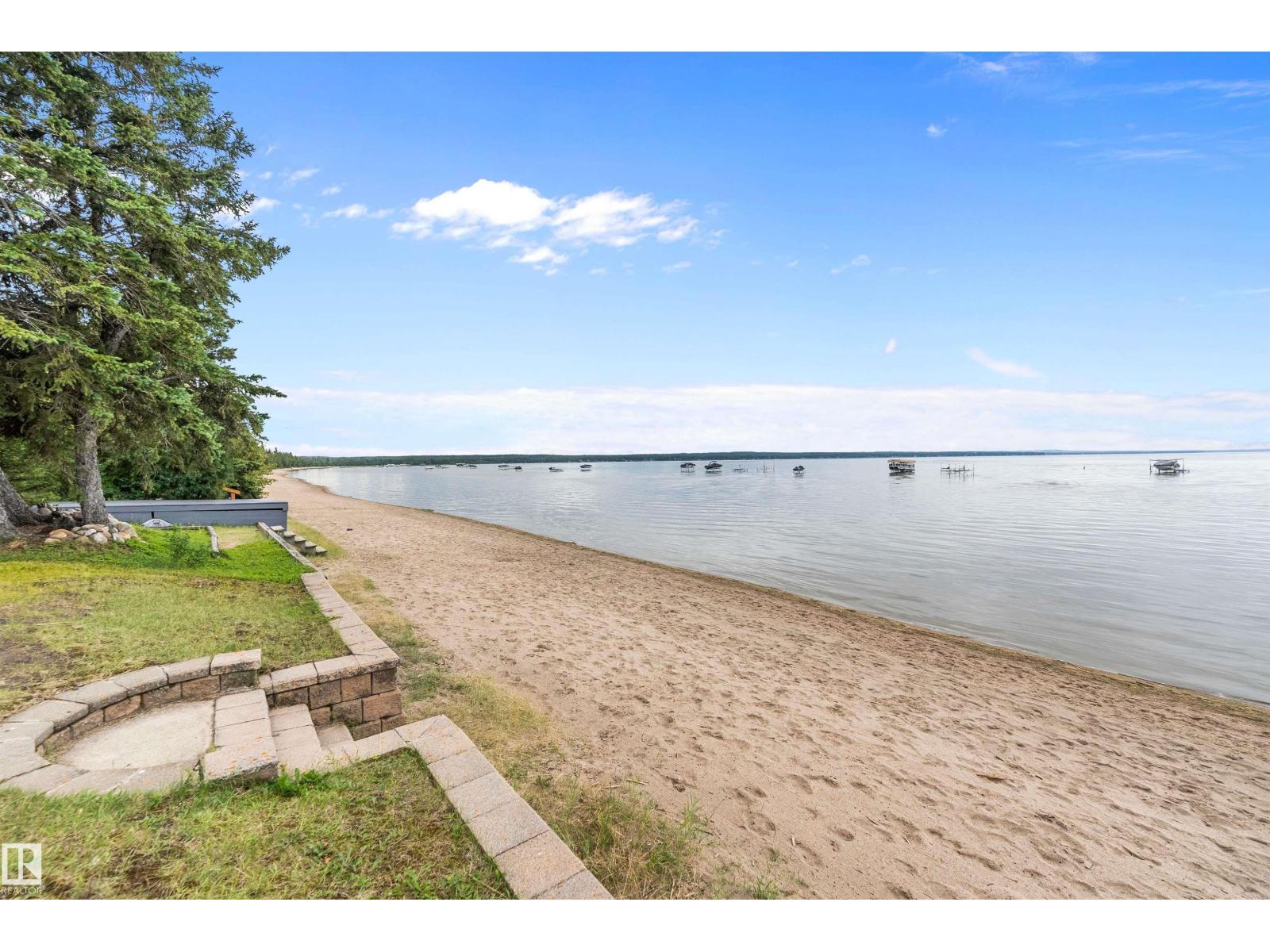 Photo 26 of 419 1st Av, Rural Wetaskiwin County AB