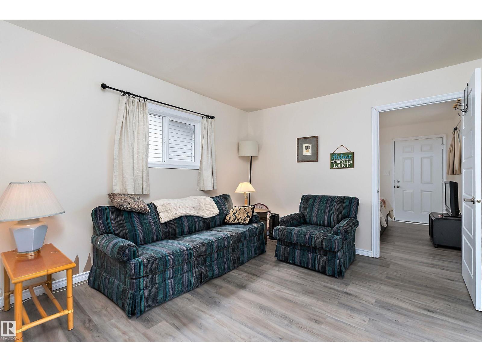 Photo 11 of 419 1st Av, Rural Wetaskiwin County AB