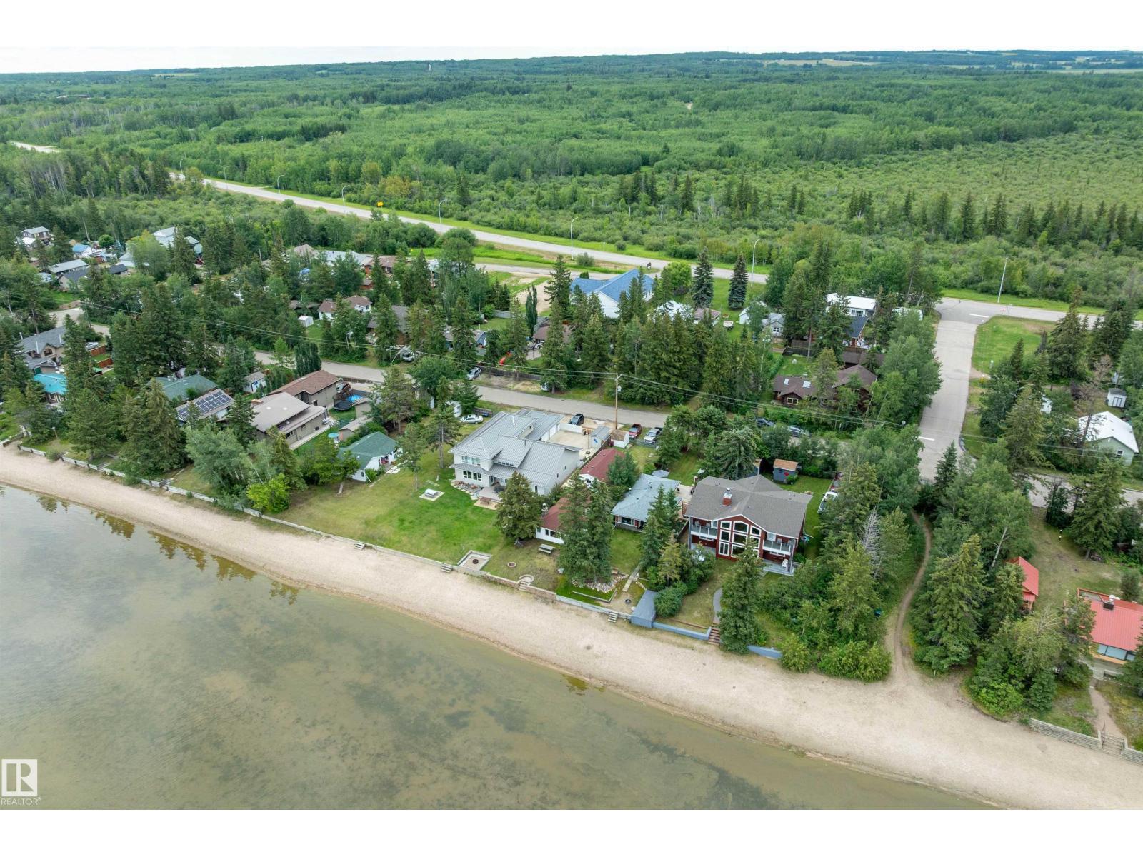 Photo 38 of 419 1st Av, Rural Wetaskiwin County AB