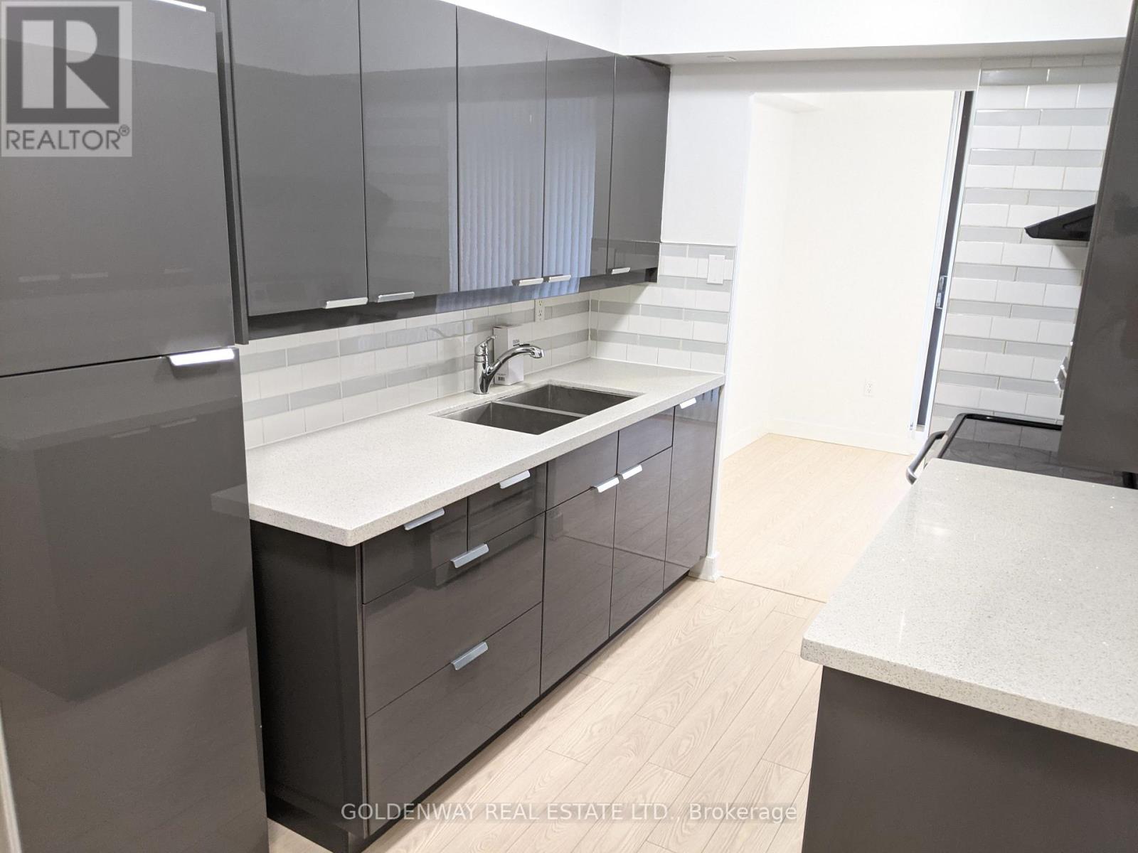 Photo 3 of 402 177 Linus Road, Toronto ON