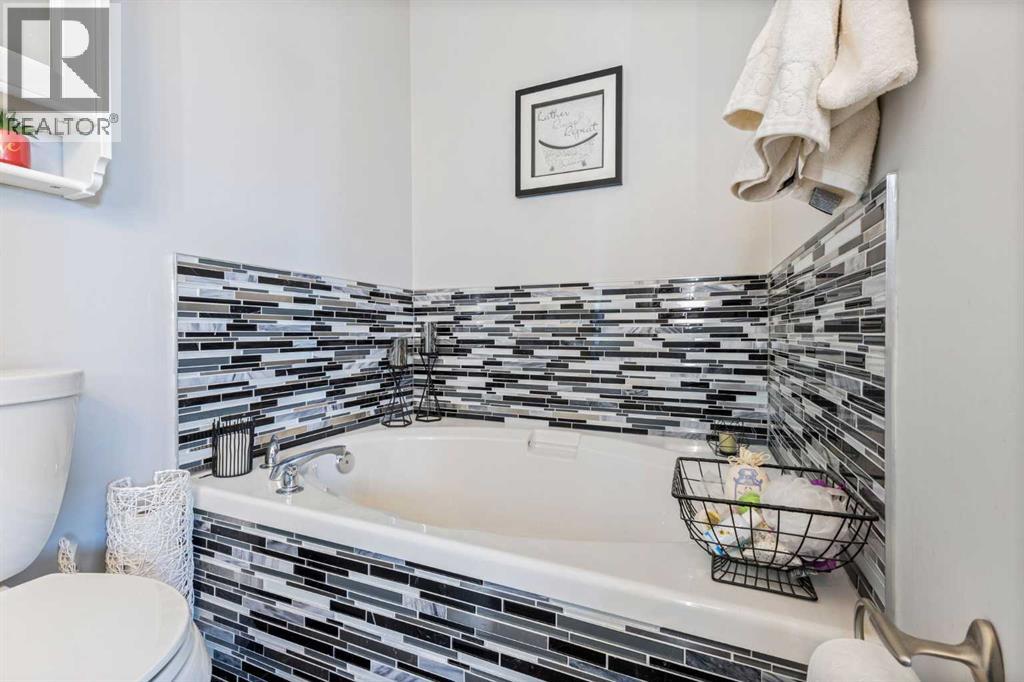 Single Family House for Sale in  Royal Birch Mount NW Royal Oak Calgary 