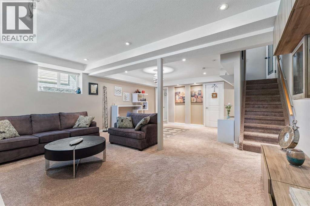 Single Family House for Sale in  Royal Birch Mount NW Royal Oak Calgary 