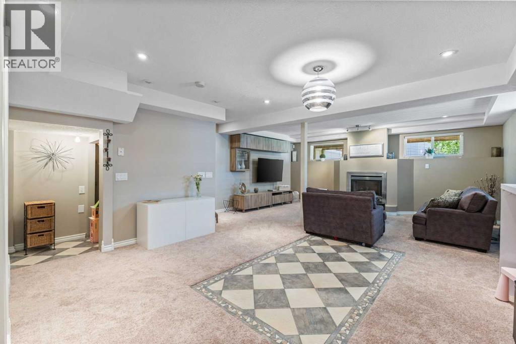 Single Family House for Sale in  Royal Birch Mount NW Royal Oak Calgary 