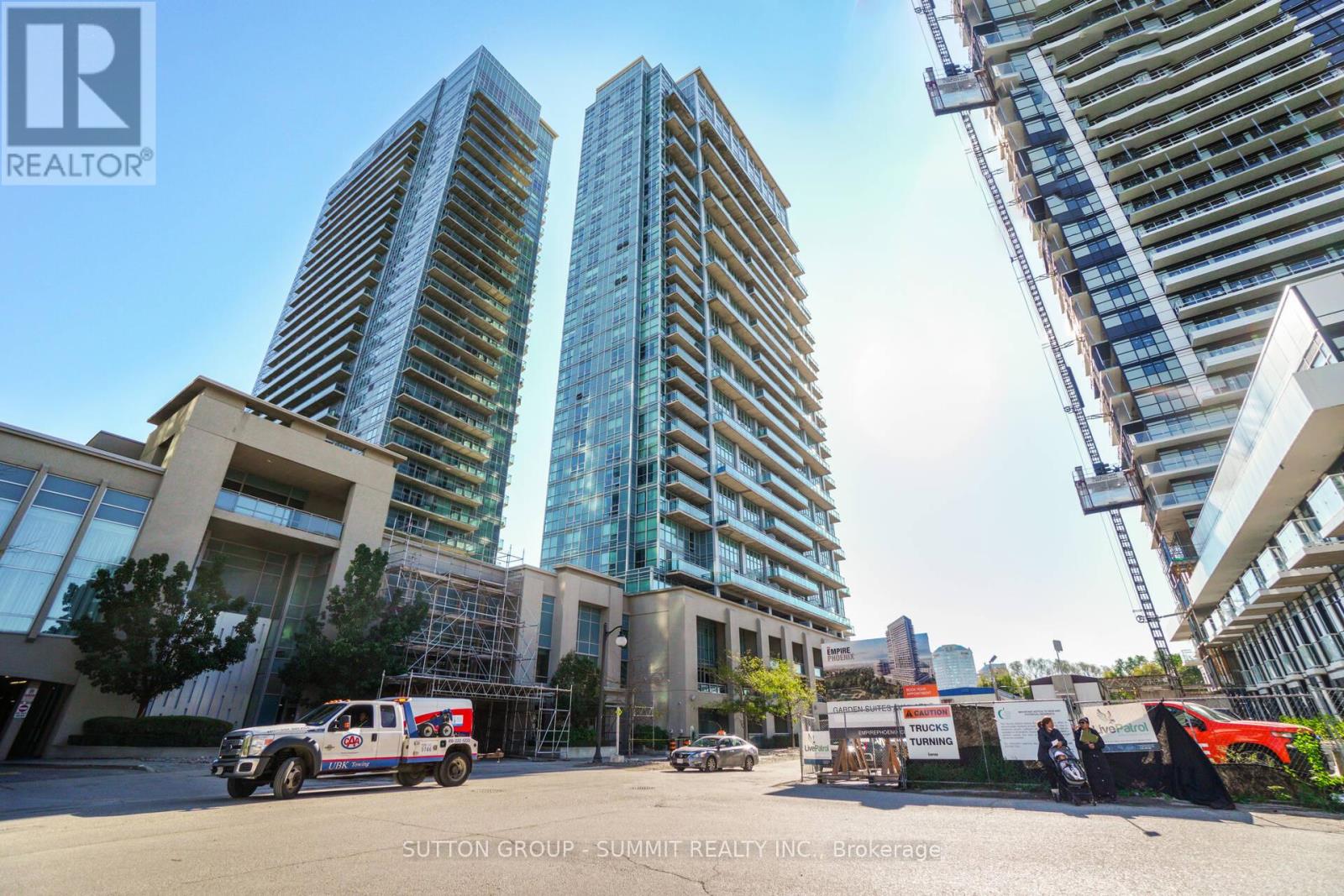 Photo 1 of 2822 165 Legion Road N, Toronto ON