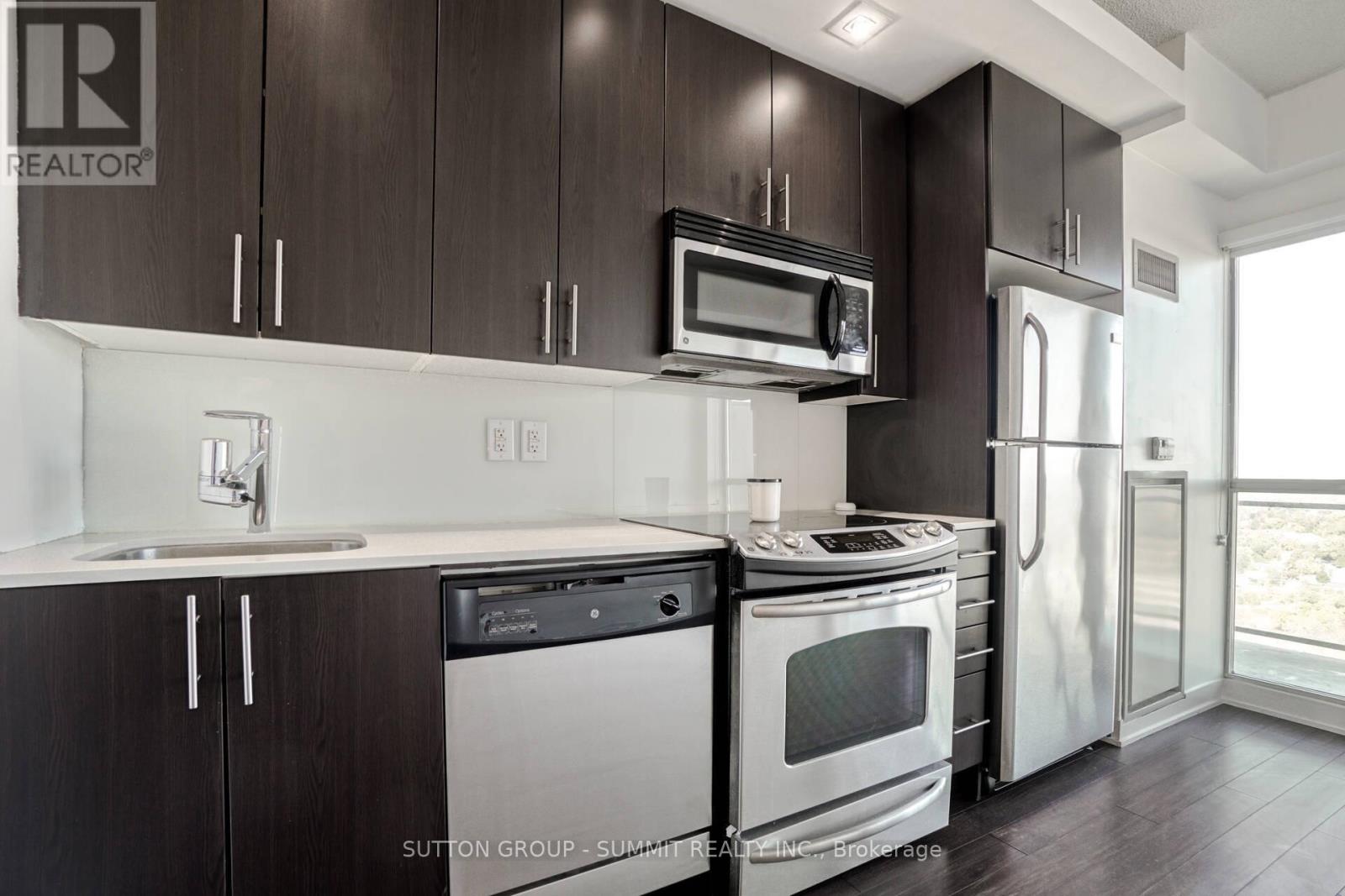 Photo 14 of 2822 165 Legion Road N, Toronto ON
