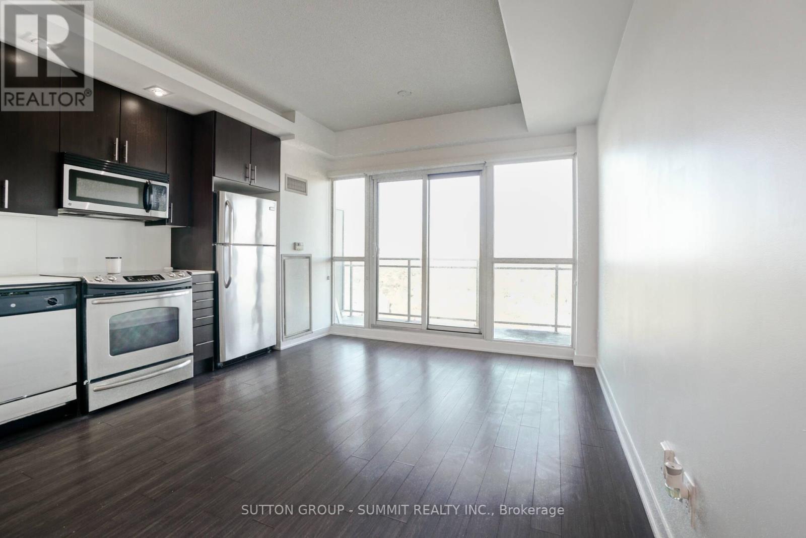 Photo 7 of 2822 165 Legion Road N, Toronto ON