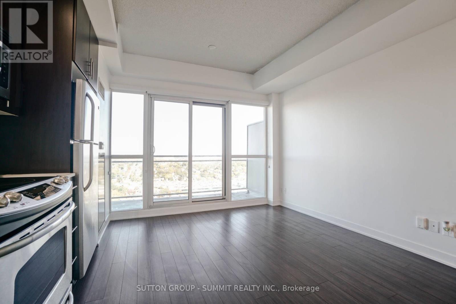 Photo 9 of 2822 165 Legion Road N, Toronto ON
