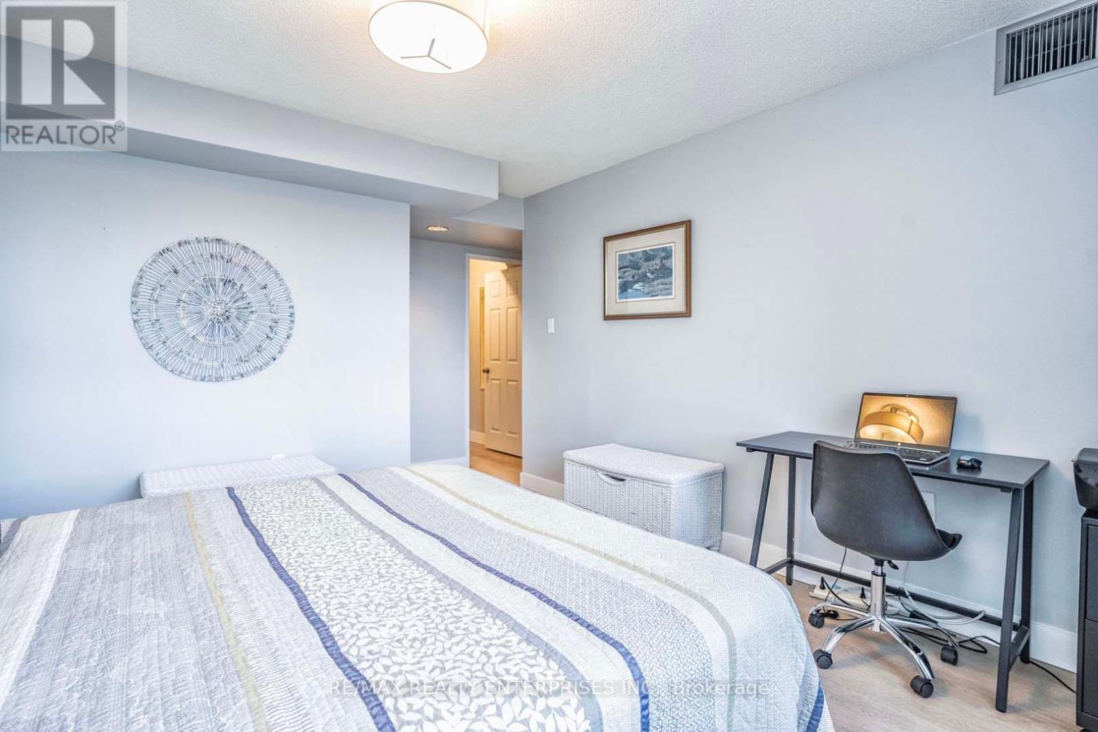Photo 8 of 405 1110 Walden Circle, Mississauga ON