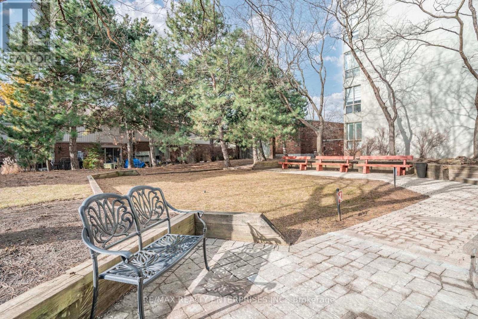 Photo 12 of 405 1110 Walden Circle, Mississauga ON