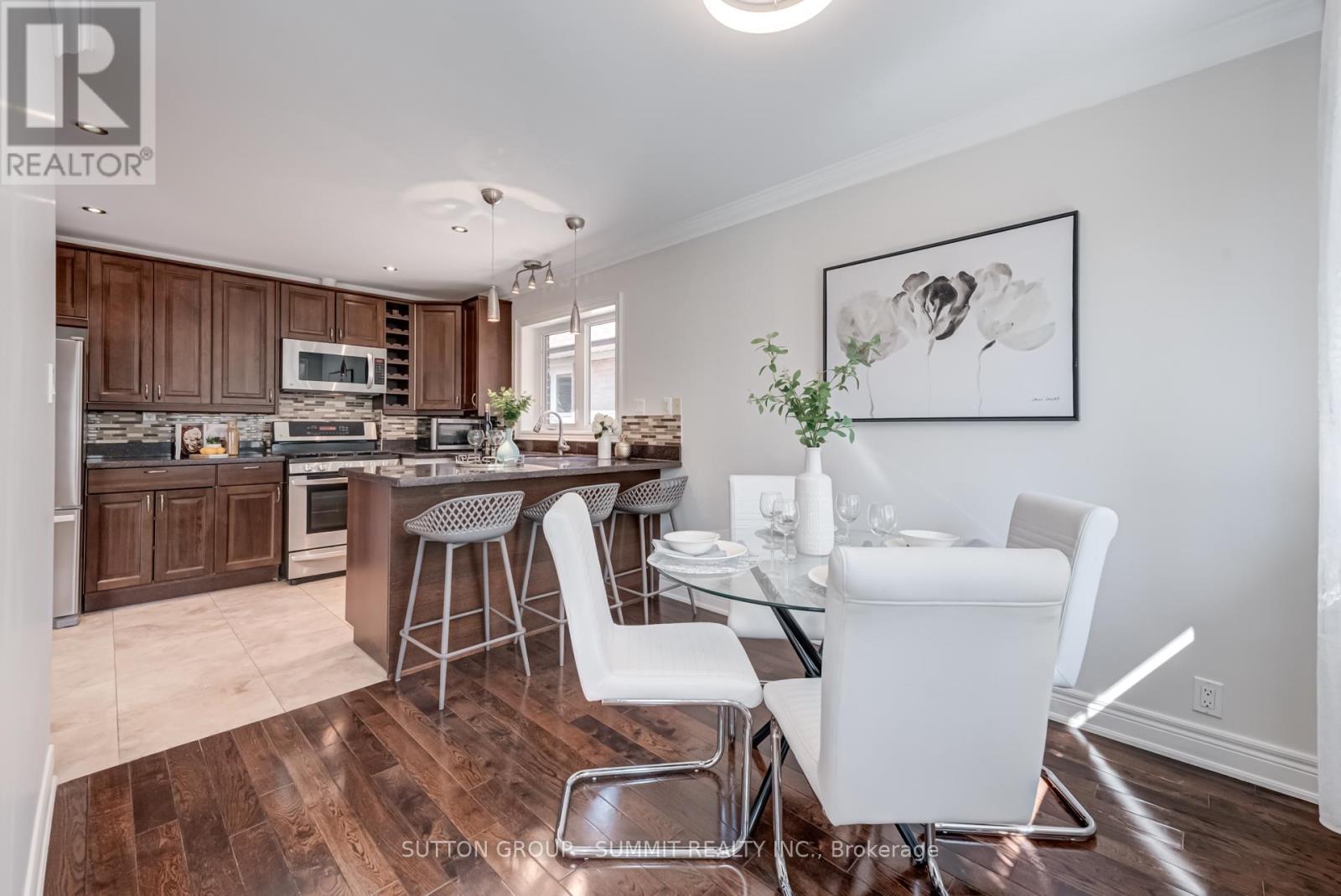 Photo 16 of 47 Rayside Drive S, Toronto ON