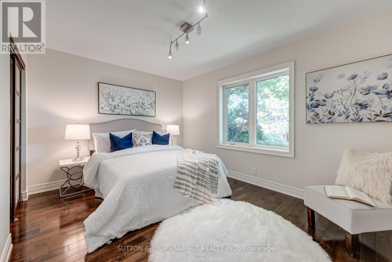 Photo 19 of 47 Rayside Drive S, Toronto ON