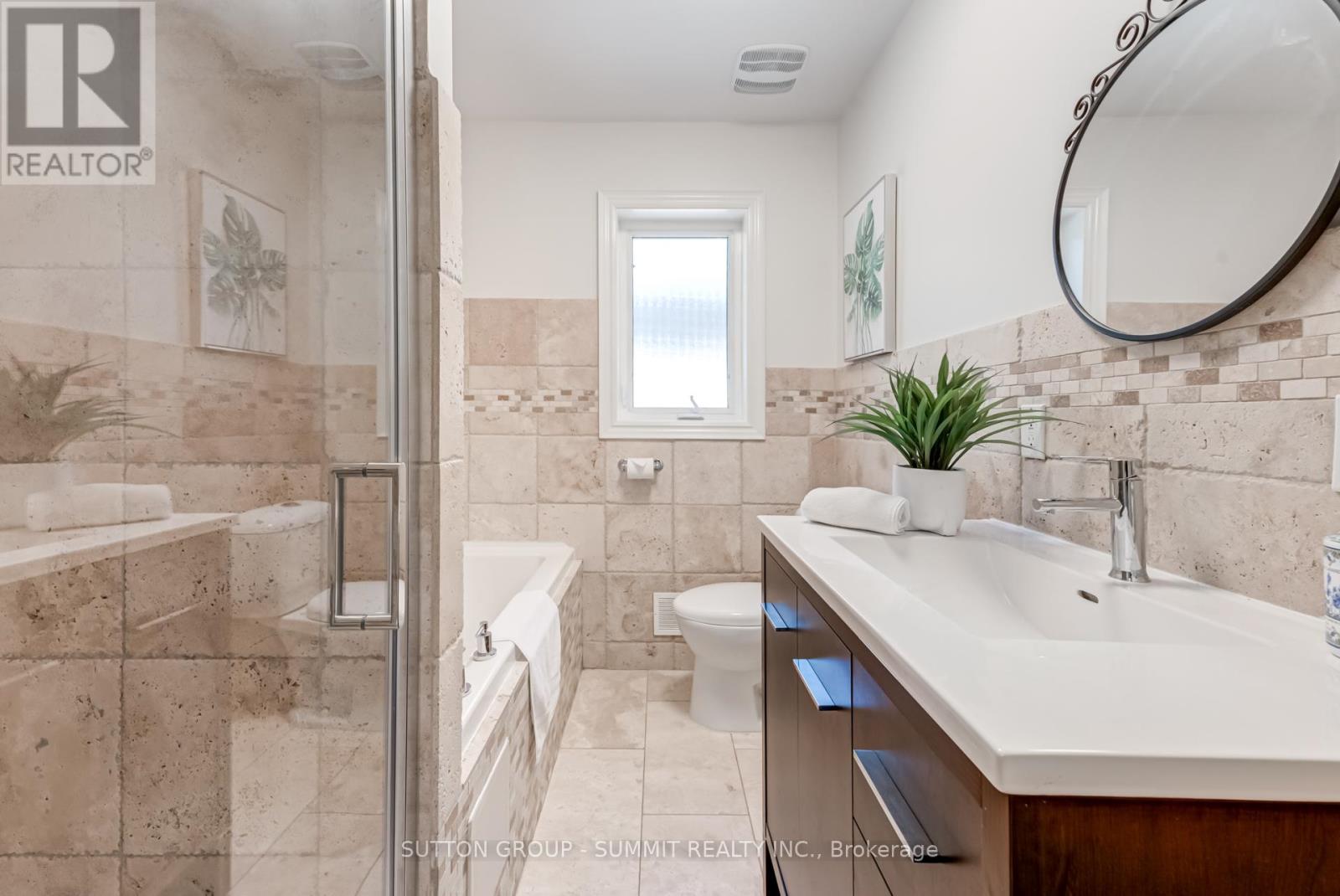 Photo 22 of 47 Rayside Drive S, Toronto ON