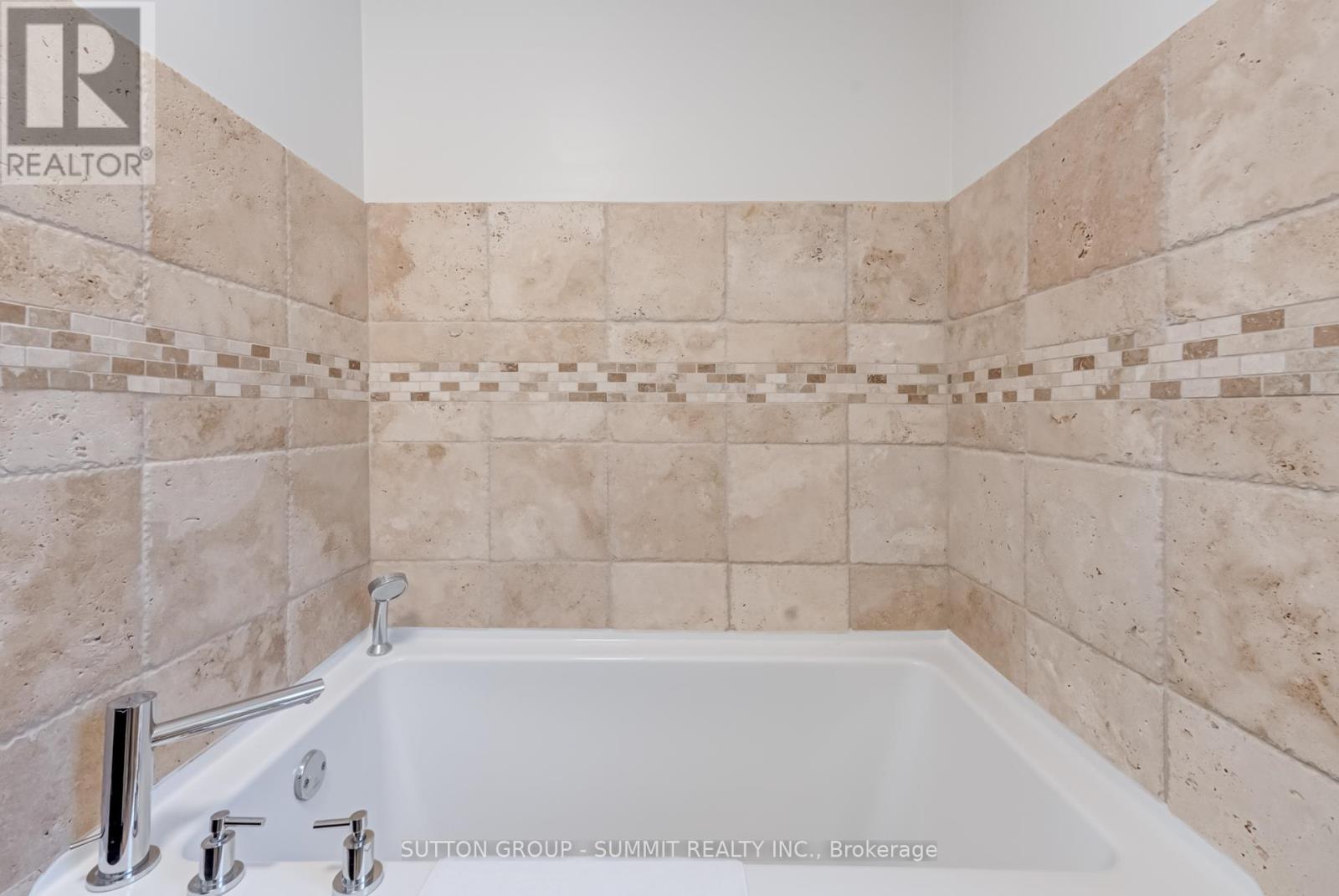 Photo 23 of 47 Rayside Drive S, Toronto ON