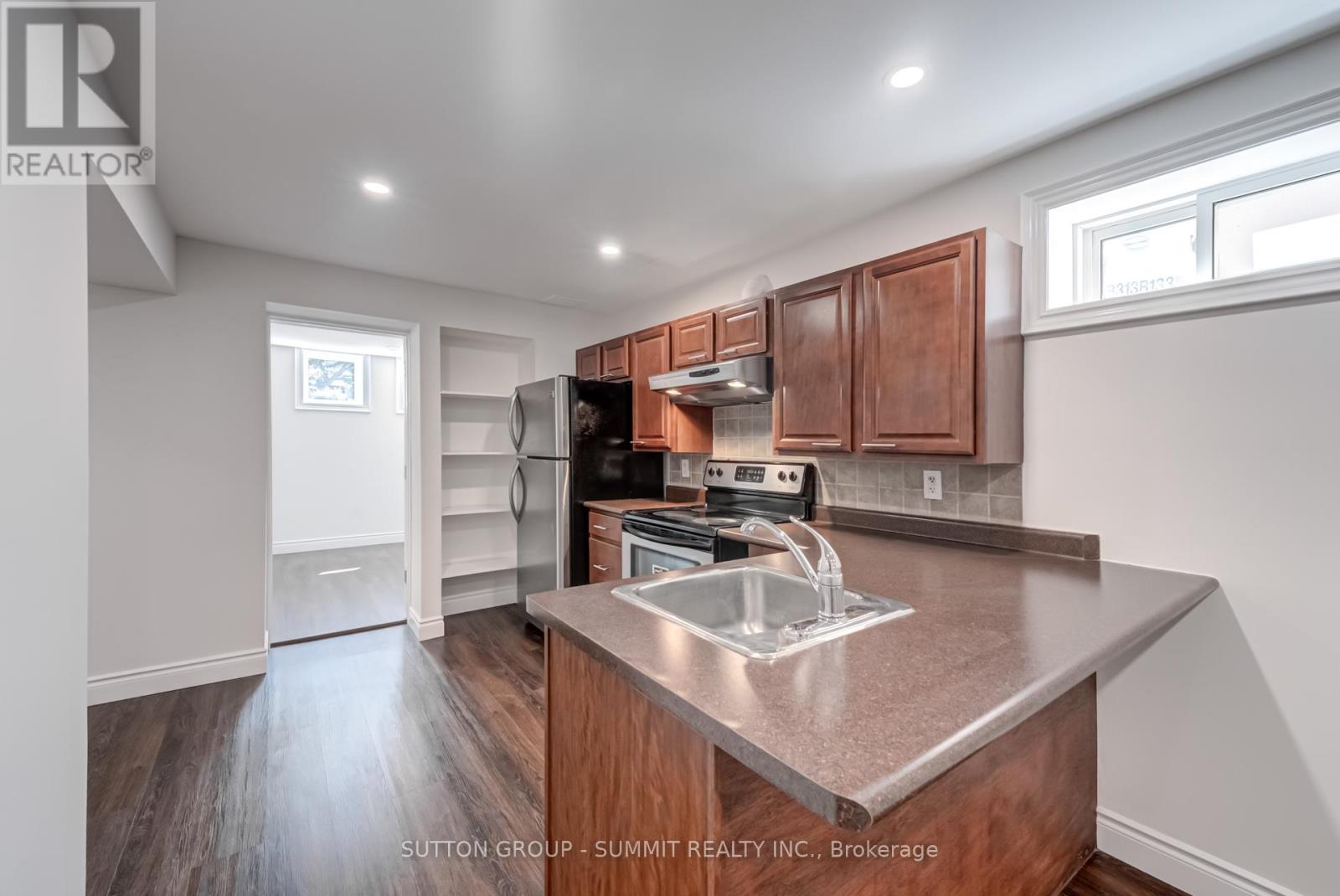 Photo 28 of 47 Rayside Drive S, Toronto ON