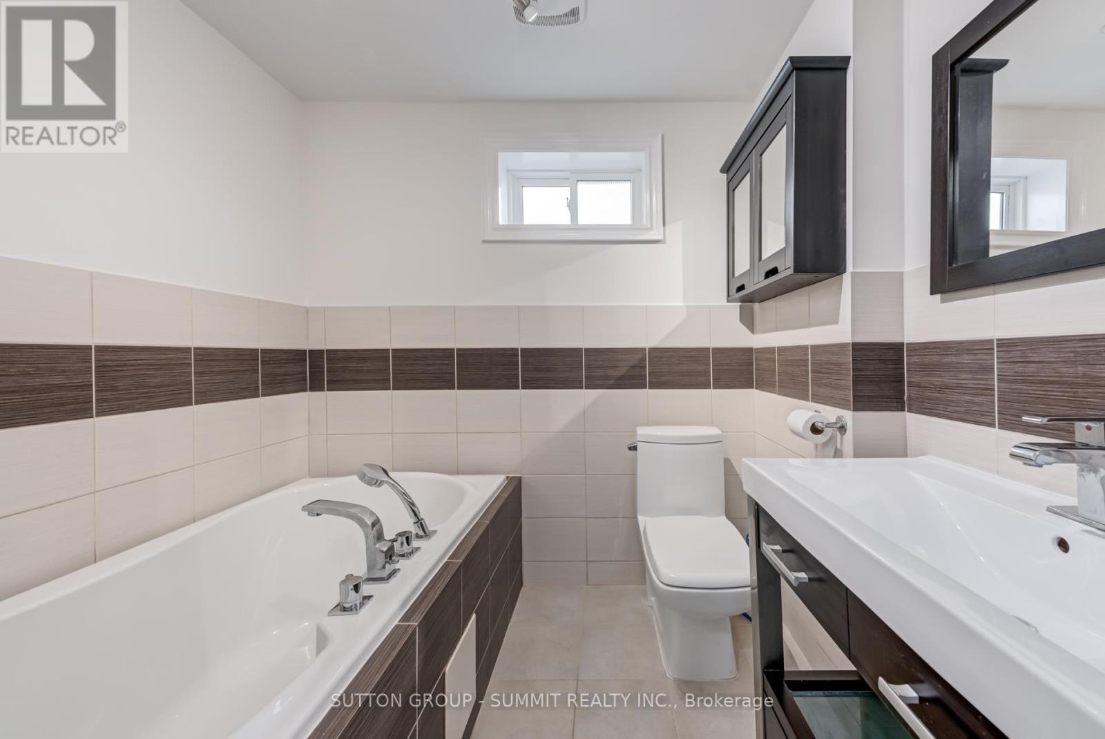 Photo 32 of 47 Rayside Drive S, Toronto ON