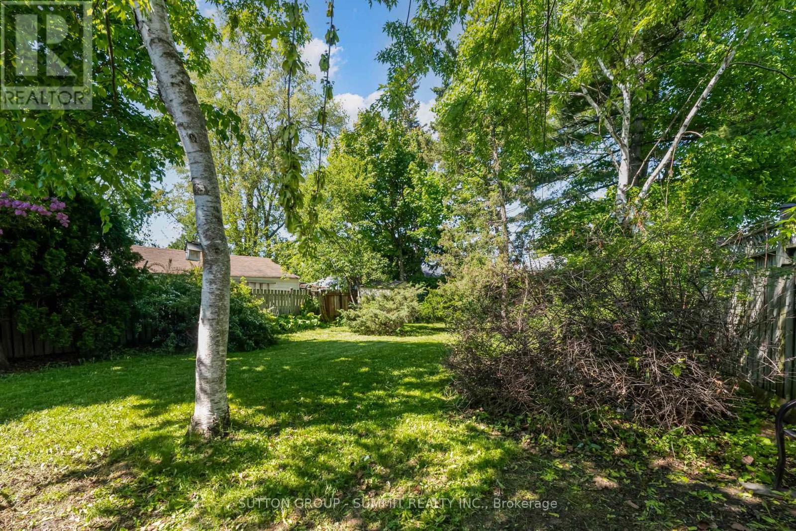 Photo 34 of 47 Rayside Drive S, Toronto ON